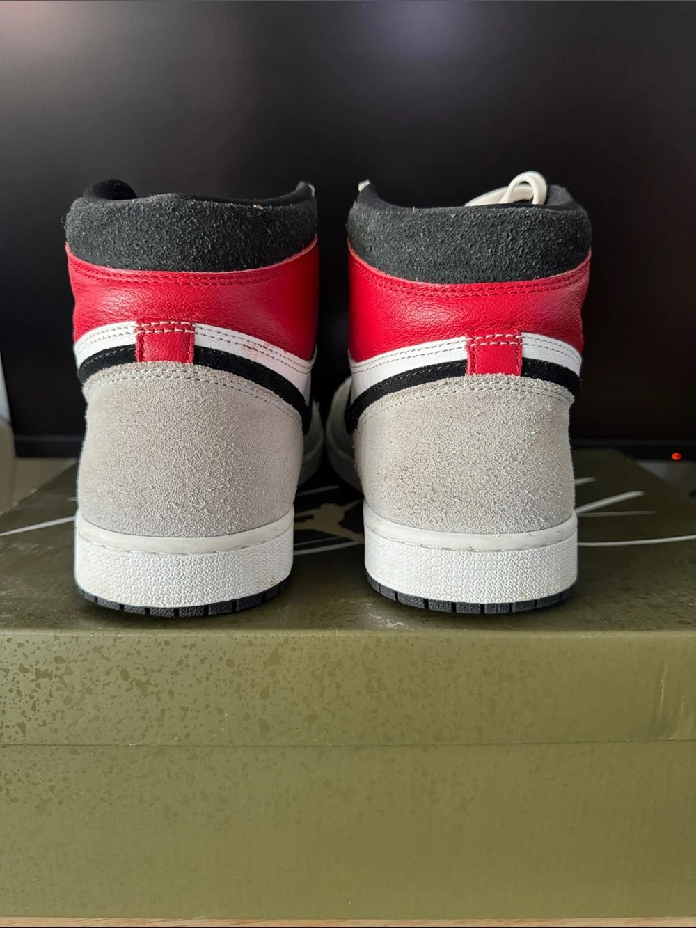 Jordan 1 Retro High Light Smoke Grey